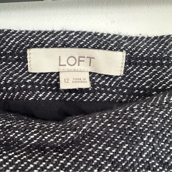 Loft Navy Jacquard Tweed Fringe Wrap Skirt Size 12 - Picture 8 of 8